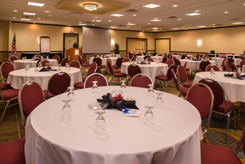 Ramada Plaza Rochester Airport Exteriör bild