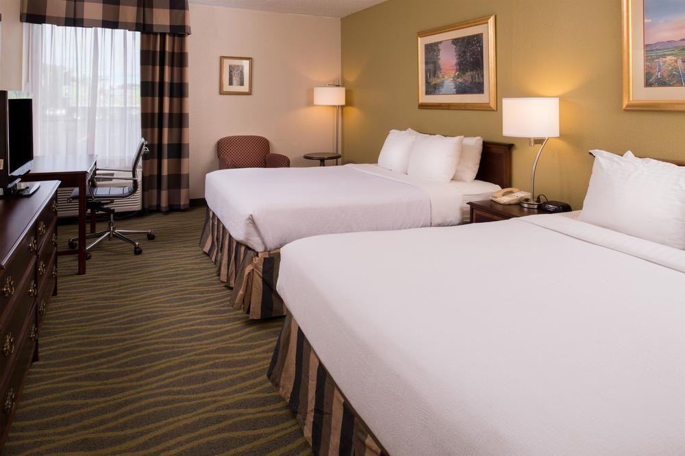 Ramada Plaza Rochester Airport Exteriör bild