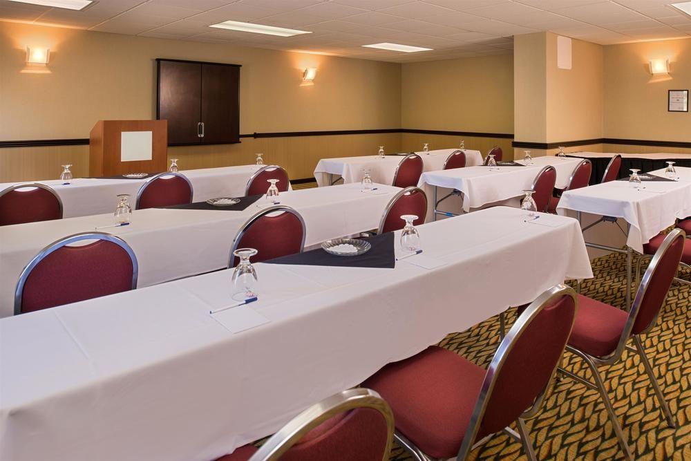 Ramada Plaza Rochester Airport Exteriör bild