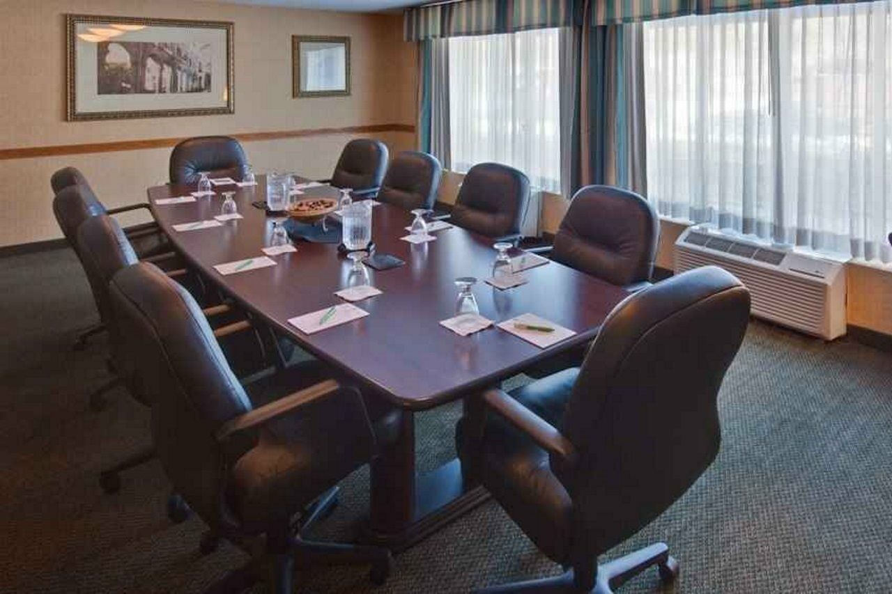 Ramada Plaza Rochester Airport Exteriör bild